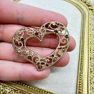 Vintage Jewelry Gold Tone Filigree Rhinestone Heart Brooch